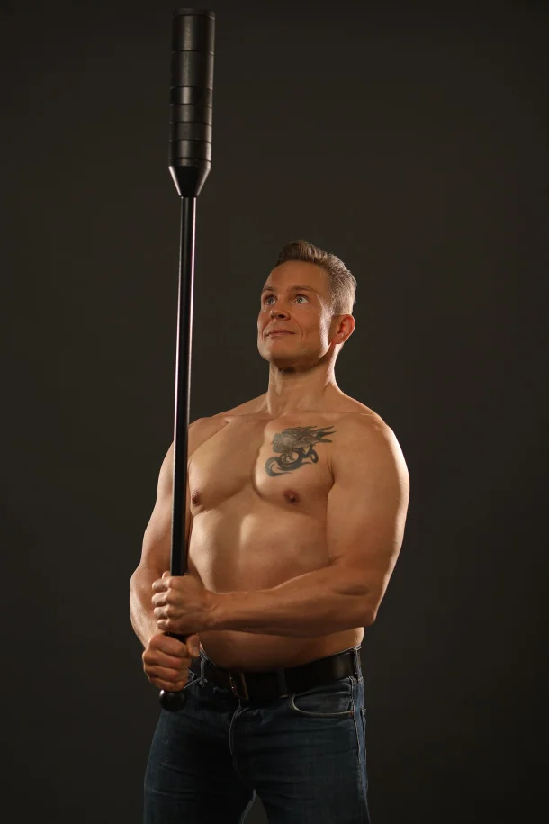 Frank beim Training mit der Mace