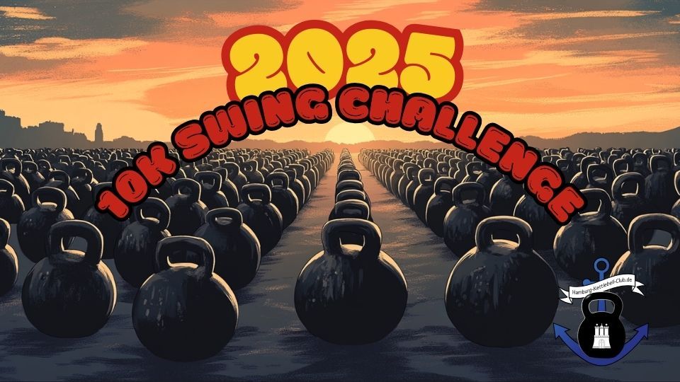 Viele Kettlebells an einem Strand angeordnet, Sonnenaufgang mit dem Schriftzug 10k Swing Challenge 2025